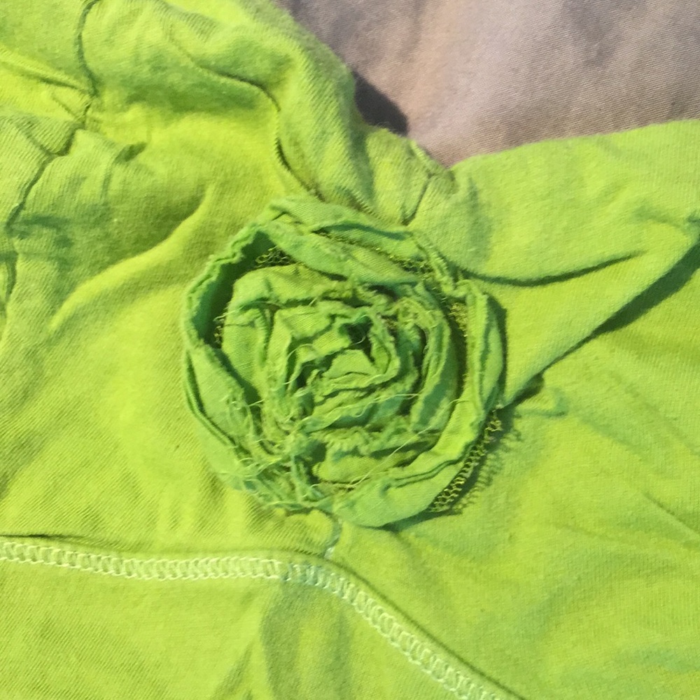 Green rose accented strapless top - Picture 2 of 5